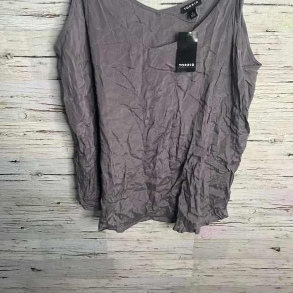 Torrid  gray tank top size 2 (16) NWT - Picture 3 of 7